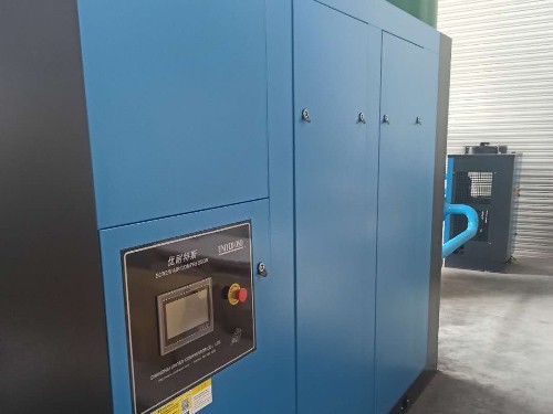 132kW優(yōu)耐特斯兩級壓縮空壓機安裝調(diào)試完成！